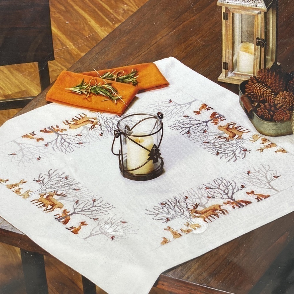NWT Nob hill linens needlepoint table topper​​​​​​​​​​​​​​​ - Picture 2 of 5